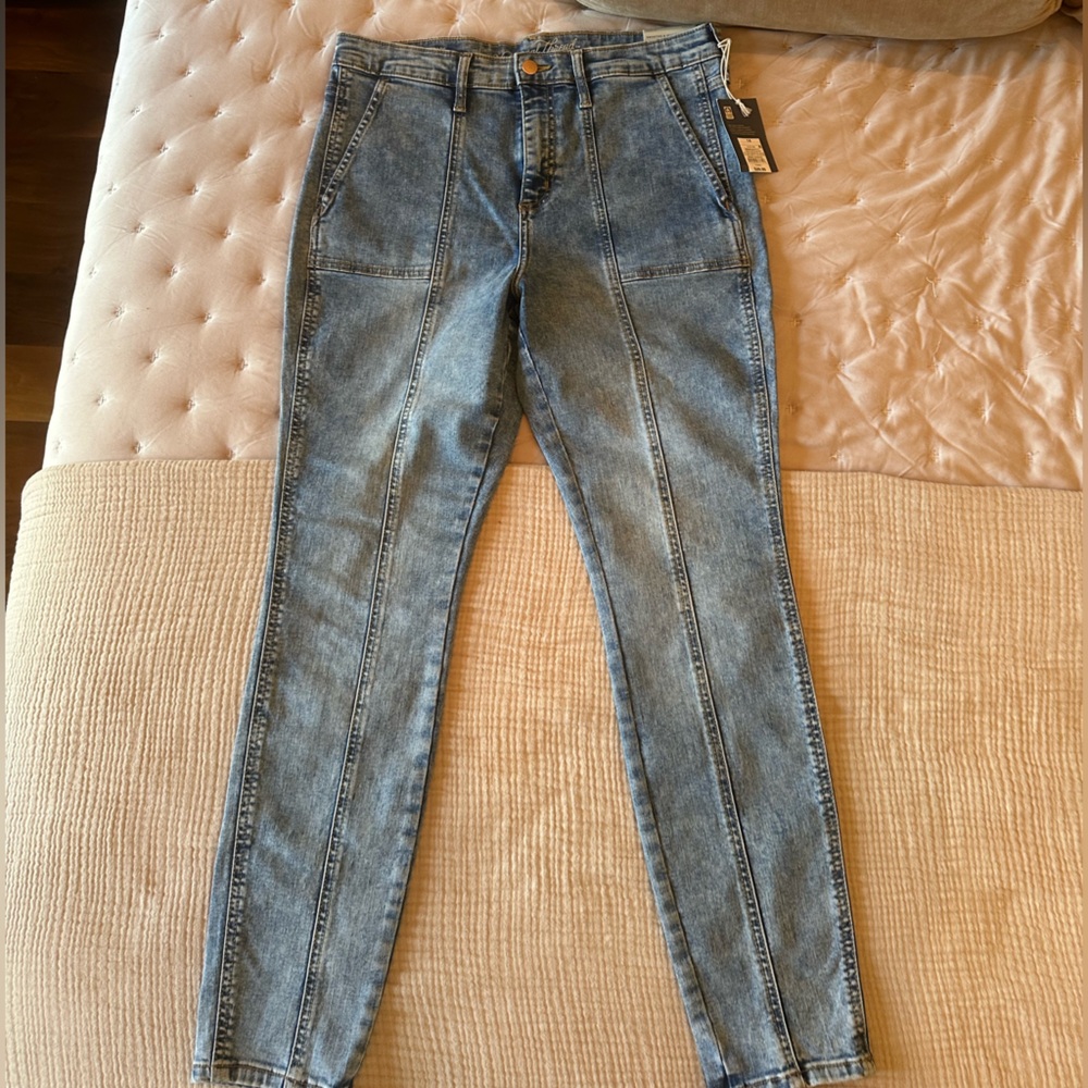 Universal Thread Light Blue Skinny Jeans